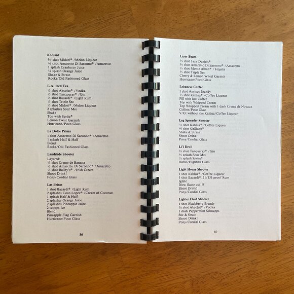 Vintage - The Bartender's Cherry - mixed drink cocktail recipe book - Picture 5 of 5